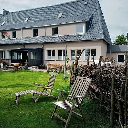 Ferienwohnung-Im-Karolinenkoog-Erholung-Zwischen-Feld-Und-Deich Bagian luar foto