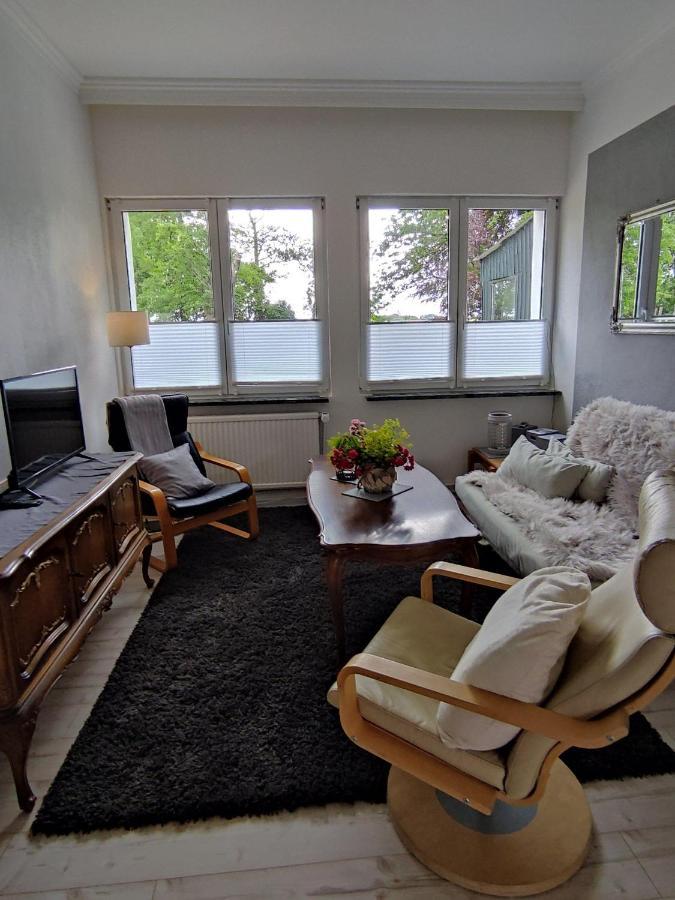 Ferienwohnung-Im-Karolinenkoog-Erholung-Zwischen-Feld-Und-Deich Bagian luar foto