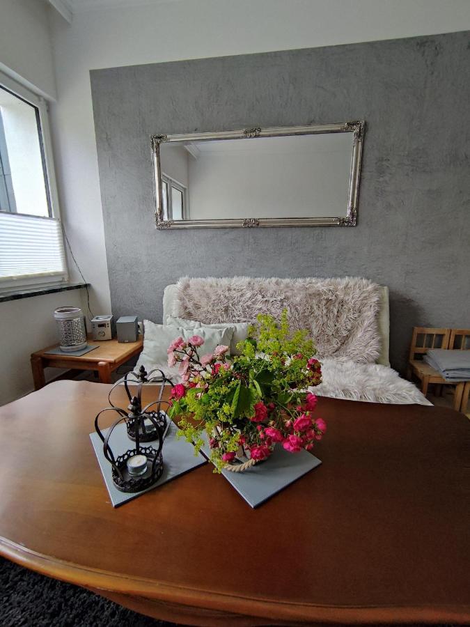 Ferienwohnung-Im-Karolinenkoog-Erholung-Zwischen-Feld-Und-Deich Bagian luar foto